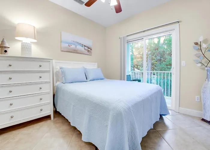 Laguna Breeze Unit C *