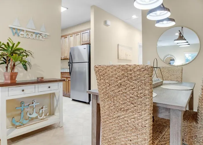 Laguna Breeze Unit C Apartment *