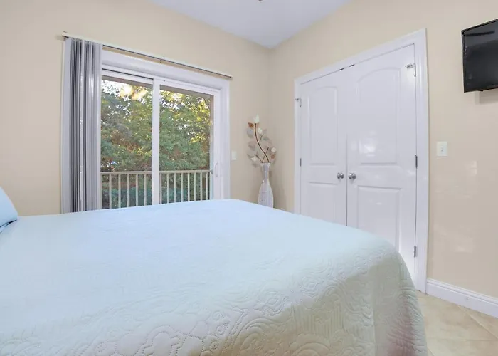 Laguna Breeze Unit C * Gulf Shores